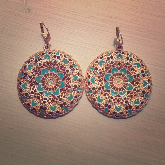 Gorgeous earrings - Picture 1 of 2